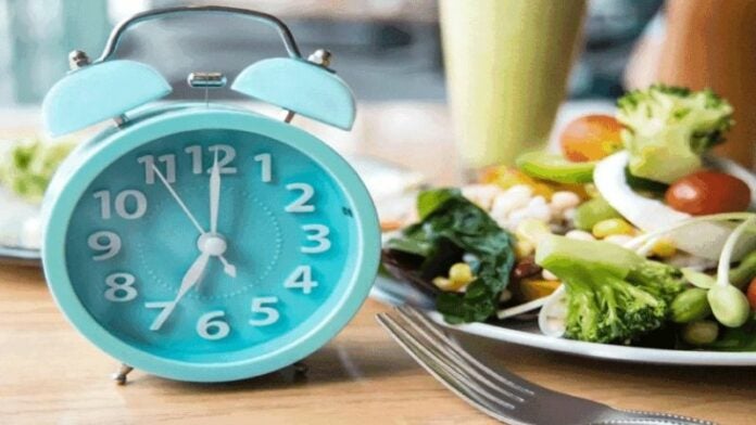 ¿A qué hora es más beneficioso desayunar para mantener una salud óptima?