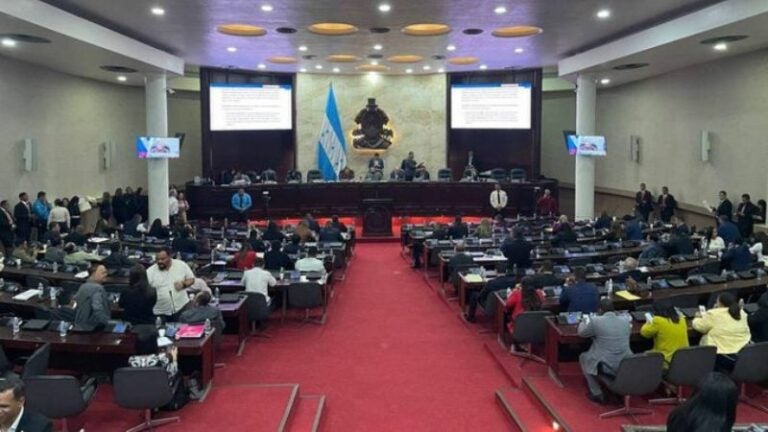 CSJ admite diligencias contra diputados acusados de corrupción