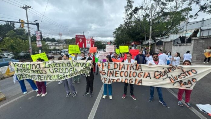 Hospital Escuela paralizado médicos