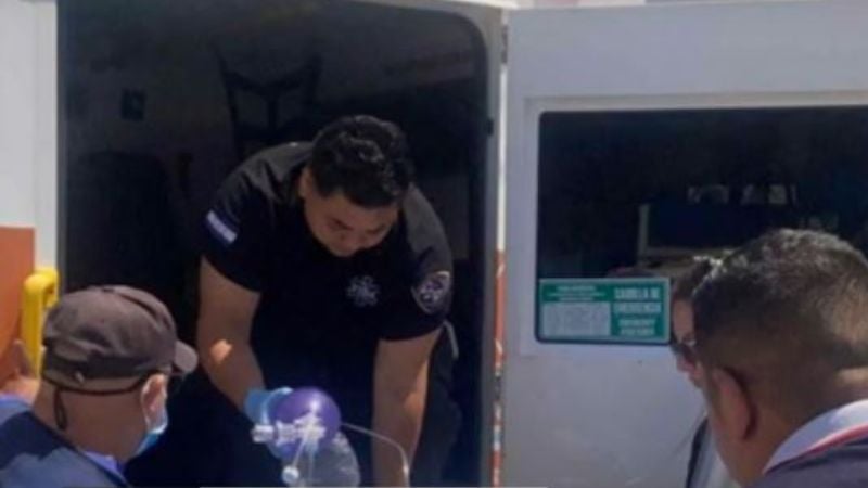 Los paramedicos encontraron al menor con multiples hematomas en el tórax y las piernas.