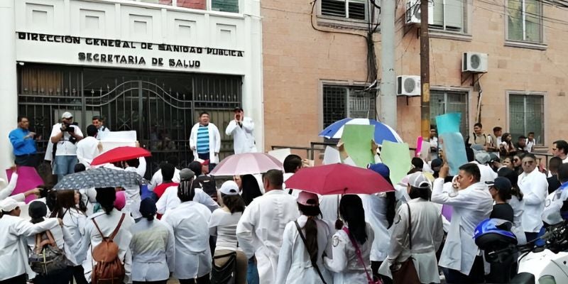 Médicos y la SESAL alcanzan acuerdos y suspenden paros