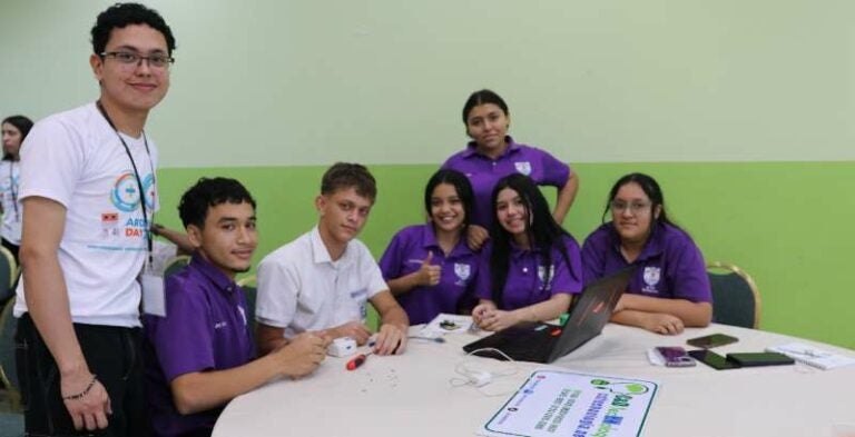 UTH celebra el Arduino Day en sus campus a nivel nacional