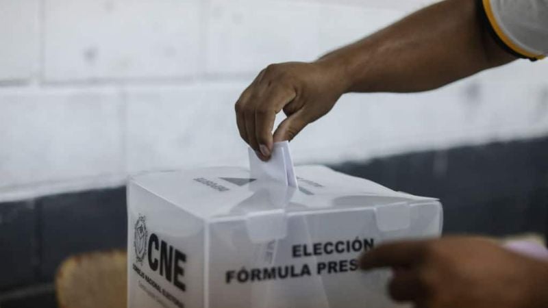 Votos nulos y en blanco