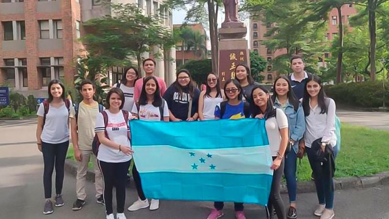 Estudiantes hondureños en Taiwán