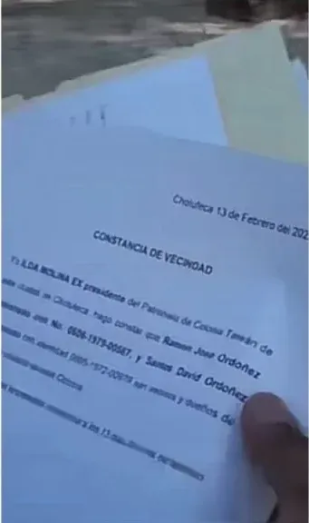 Los hermanos acusan a Leonardo Pacas de sustraer los documentos de la casa.