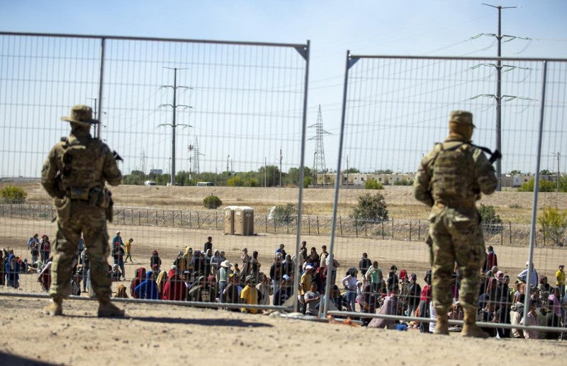 Trump quita Seguro Social a Migrantes