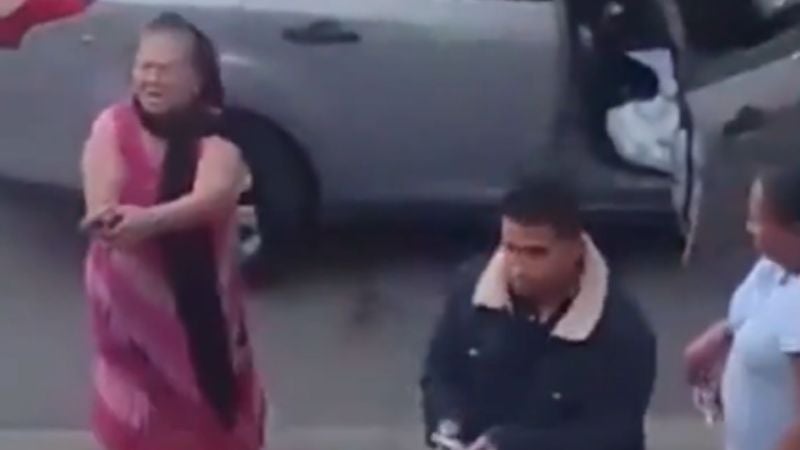 Anciana con arma en México