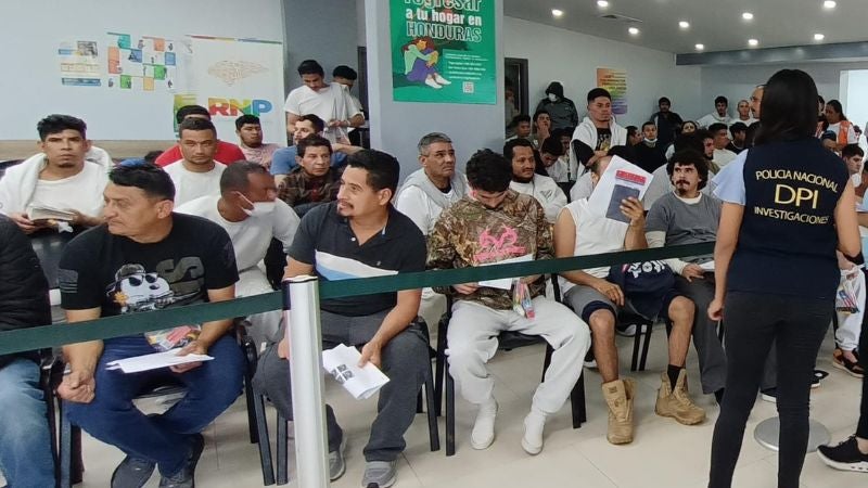 Hondureños retornados recibirán gratuitamente su hoja de antecedentes policiales