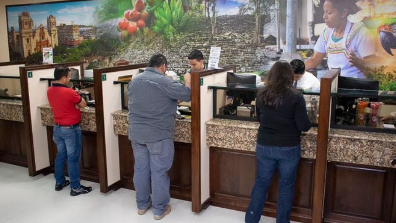 ¿Qué días estarán abiertos los bancos durante Semana Santa?