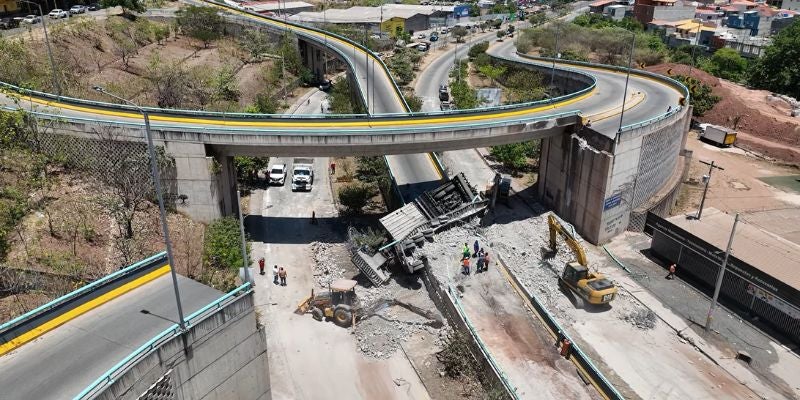 En unas horas se habilita el paso interrumpido por el colapso del Puente Juan Manuel Gálvez en la capital
