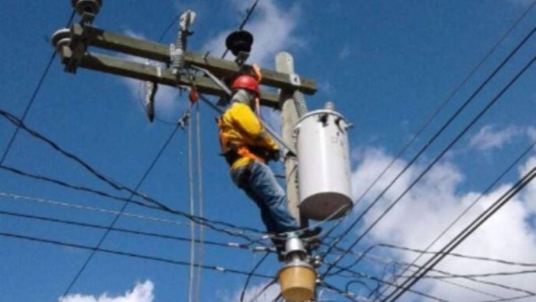 Masivos cortes de luz este domingo en cuatro departamentos del país