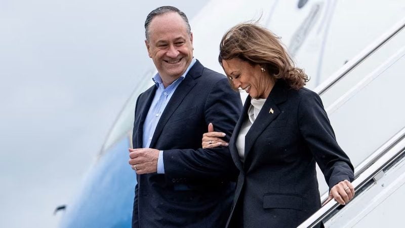 Bufete esposo de Harris Gobierno EEUU