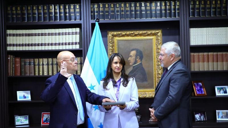 Juramentación de Roberto Augusto Martínez Castañeda