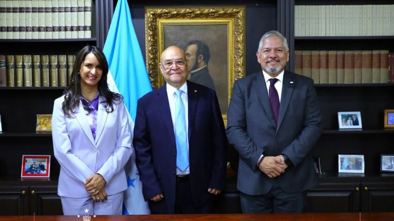 Juramento del nuevo embajador de Honduras en Rusia
