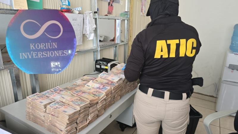 Koriun devolviendo dinero