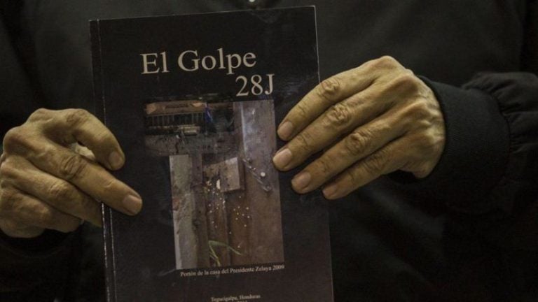 Ordenan lectura obligatoria del libro «El golpe 28J» en centros educativos