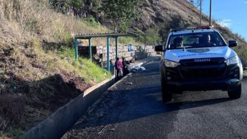 Encuentran joven semidesnuda TGU