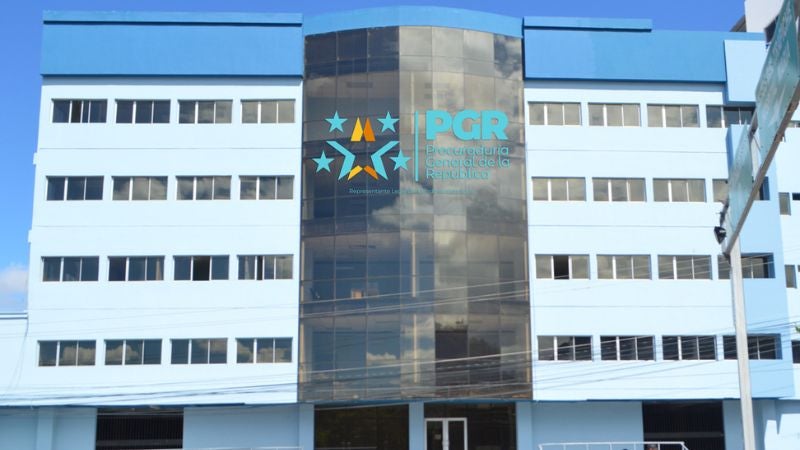 PGR presenta requerimiento judicial 