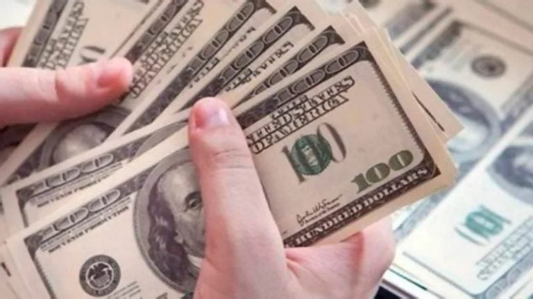 "Las reservas internacionales son para utilizarlas", asegura el titular de Finanzas