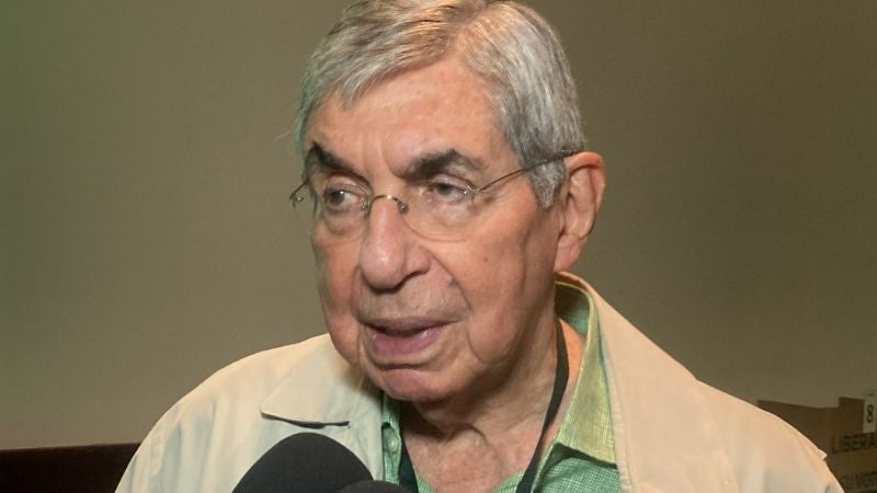 El expresidente de Costa Rica, Óscar Arias (1986-1990 y 2006-2010), afirmó que su gobierno nunca recibió órdenes de Estados Unidos, rechazando la idea de que el país fuera una 