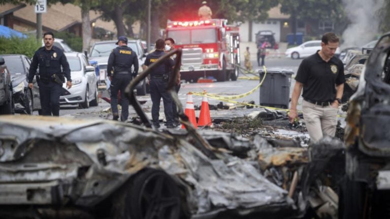 Varios muertos deja caída de avión privado en California, según autoridades