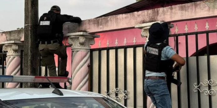 allanamientos en busca de red de asaltantes en San Pedro Sula