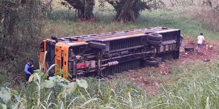 Accidente en Peña Blanca, Cortés, deja al menos 25 heridos; la mayoría son maestros