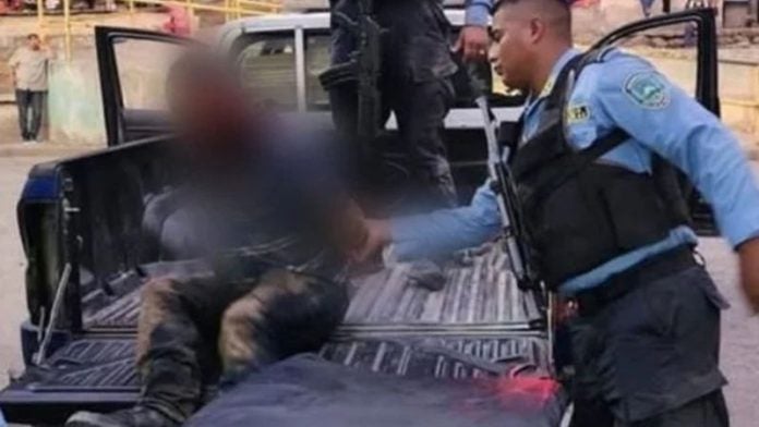 Empleado de la DLCN Policías