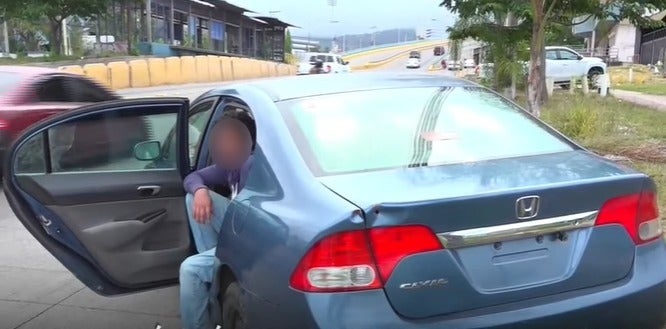 Auto b