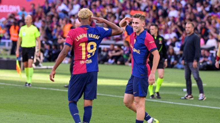 El Barça sentencia La Liga al ganar 4-3 al Madrid, pese a un hat-trick de Mbappé