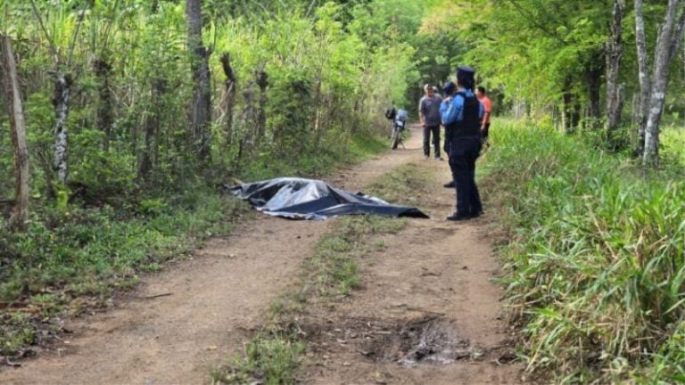 Hallan cadáver macheteado en área rural de Catacamas