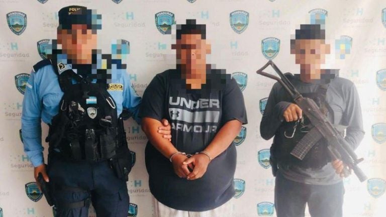 Arrestan a conductor de bus escolar por agresiones sexuales a niña de 11 años