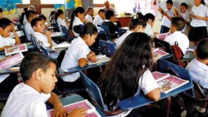 Educación descarta suspensión de clases por calor