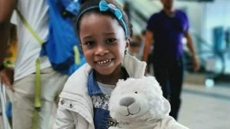 Gobierno de EEUU enfrenta demanda por muerte de niña migrante de ascendencia hondureña