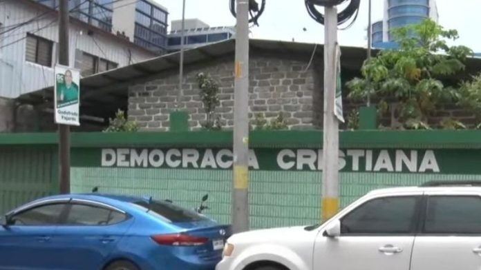Denuncian saqueo del Partido Democracia Cristiana
