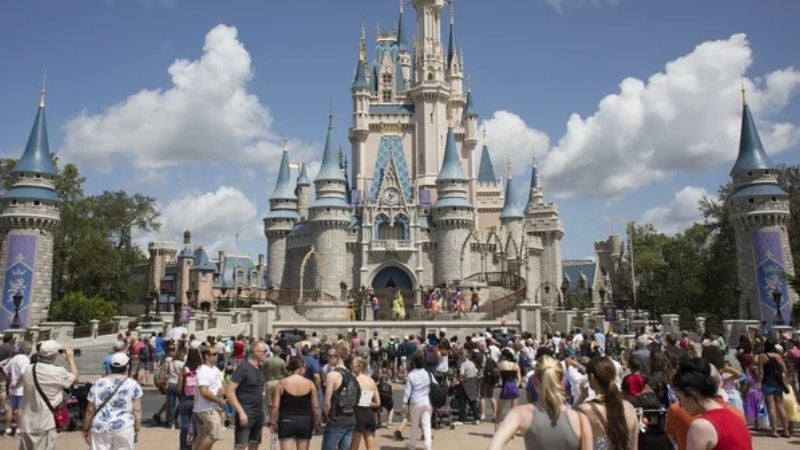 Disney suspende a trabajadores venezolanos con TPS