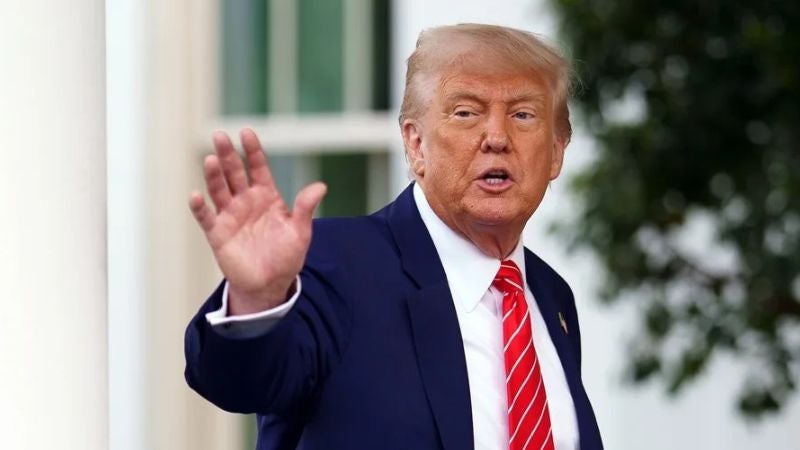 Trump insta al Supremo a revocar el estatus legal de cientos de inmigrantes en EEUU