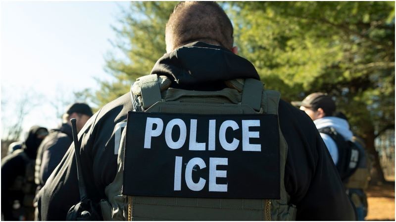EEUU multa con $1.8 millones a inmigrante hondureña por no abandonar el país