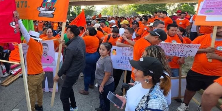 Con banderas y consignas: así se vive la marcha del Día del Trabajador en SPS