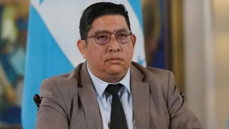 STENEE tilda de "farsante" al gerente de la ENEE, Erick Tejada