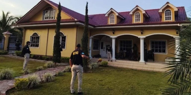 Allanamientos y capturas por explotación sexual de menores y violación en Atlántida