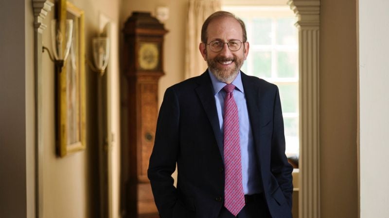 Harvard demanda nuevamente a Trump