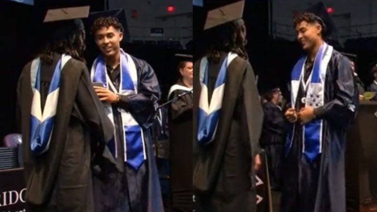 Joven bandera de Honduras en su graduación