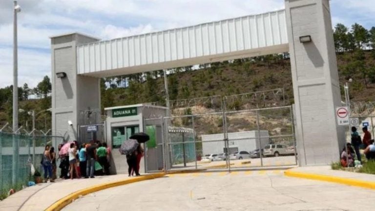 INP destituye a varios empleados por favorecer a reclusos
