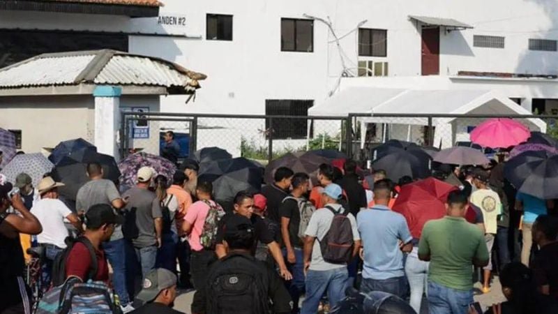 Policía custodia Koriun ante tomas