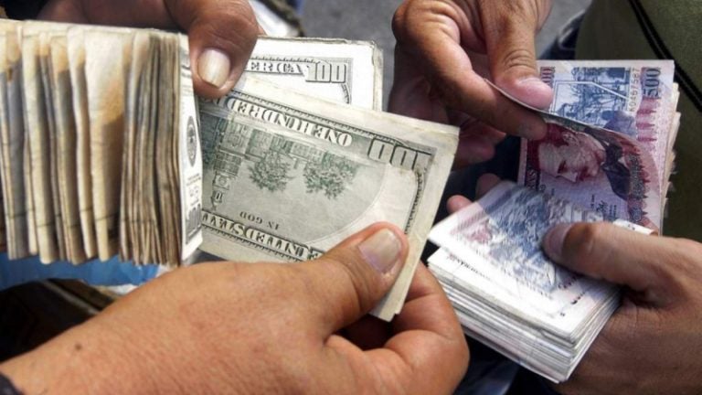 La devaluación no cede: Dólar cruza la barrera de los 26 lempiras y presiona la economía