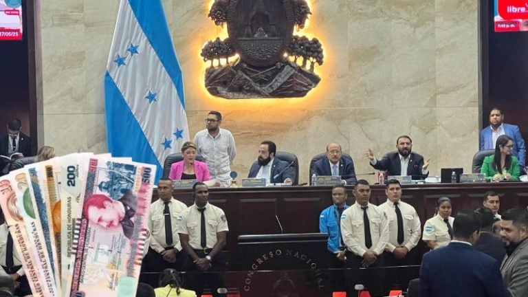 Así gasta Redondo en guardias para resguardar a la JD en sesiones improductivas