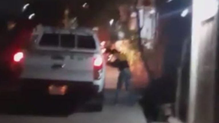 Liberan a madre que maltrató a sus hijas