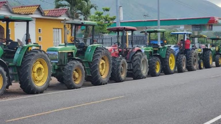 Productores se preparan para tomas de carreteras este martes