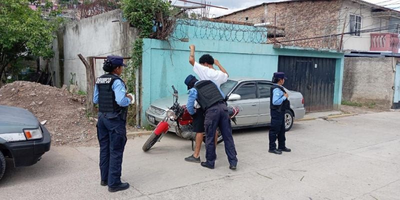 Autoridades policiales intervienen terminales de mototaxis en la capital